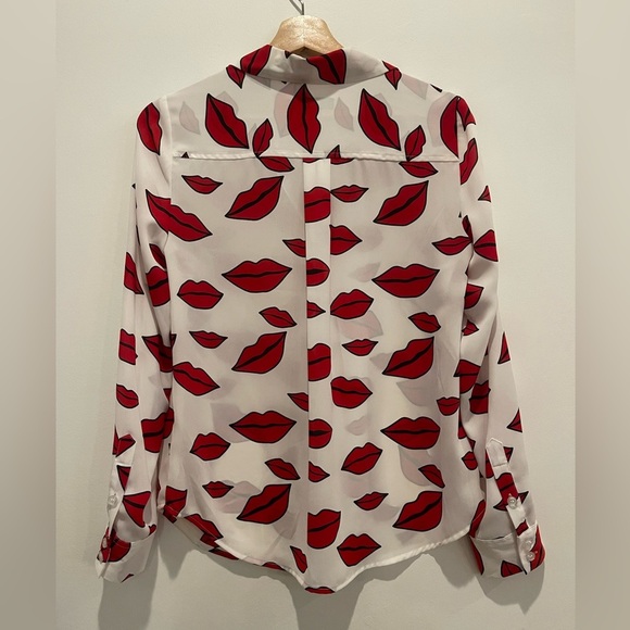 INC International Concepts Red and White Kissy Lips Button Up Blouse size 4 - Picture 5 of 6